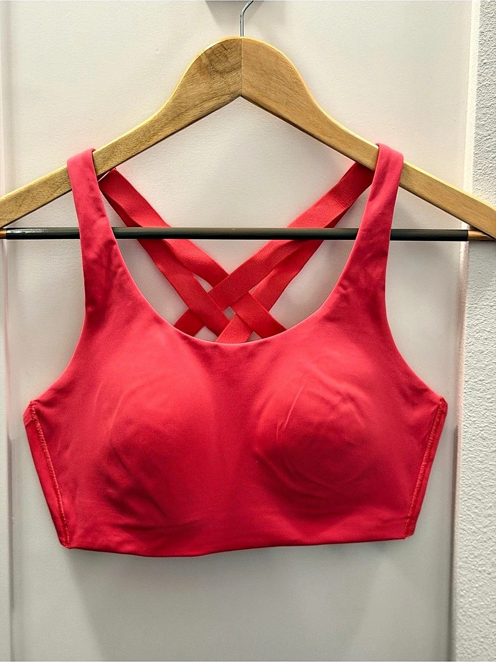 lululemon Enlite Weave-Back Bra Coral Sports Bra Size 34D (NWOT)